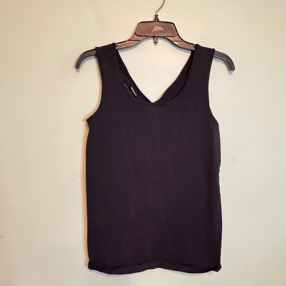 Tahari Black Seamless V-Neck Tank Top M/L Shapewear